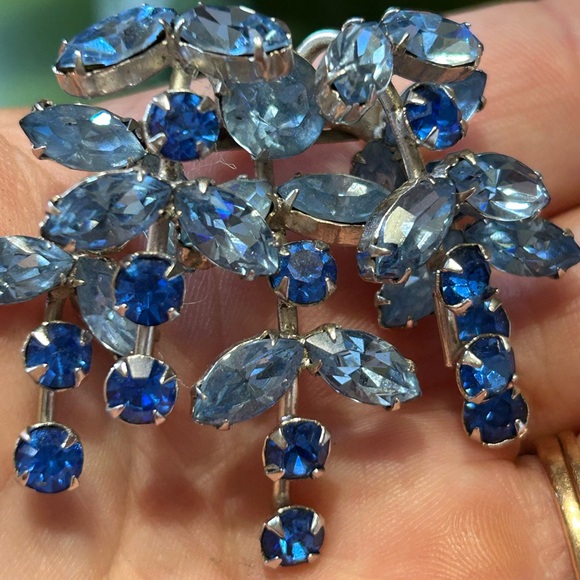 Vintage Blue Stones Silvertone Brooch - Picture 5 of 6